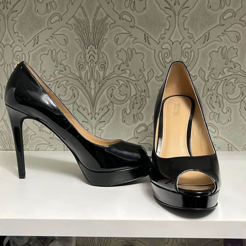 Michael Kors Patton, leather open toe heels, 4 inch heels size 8